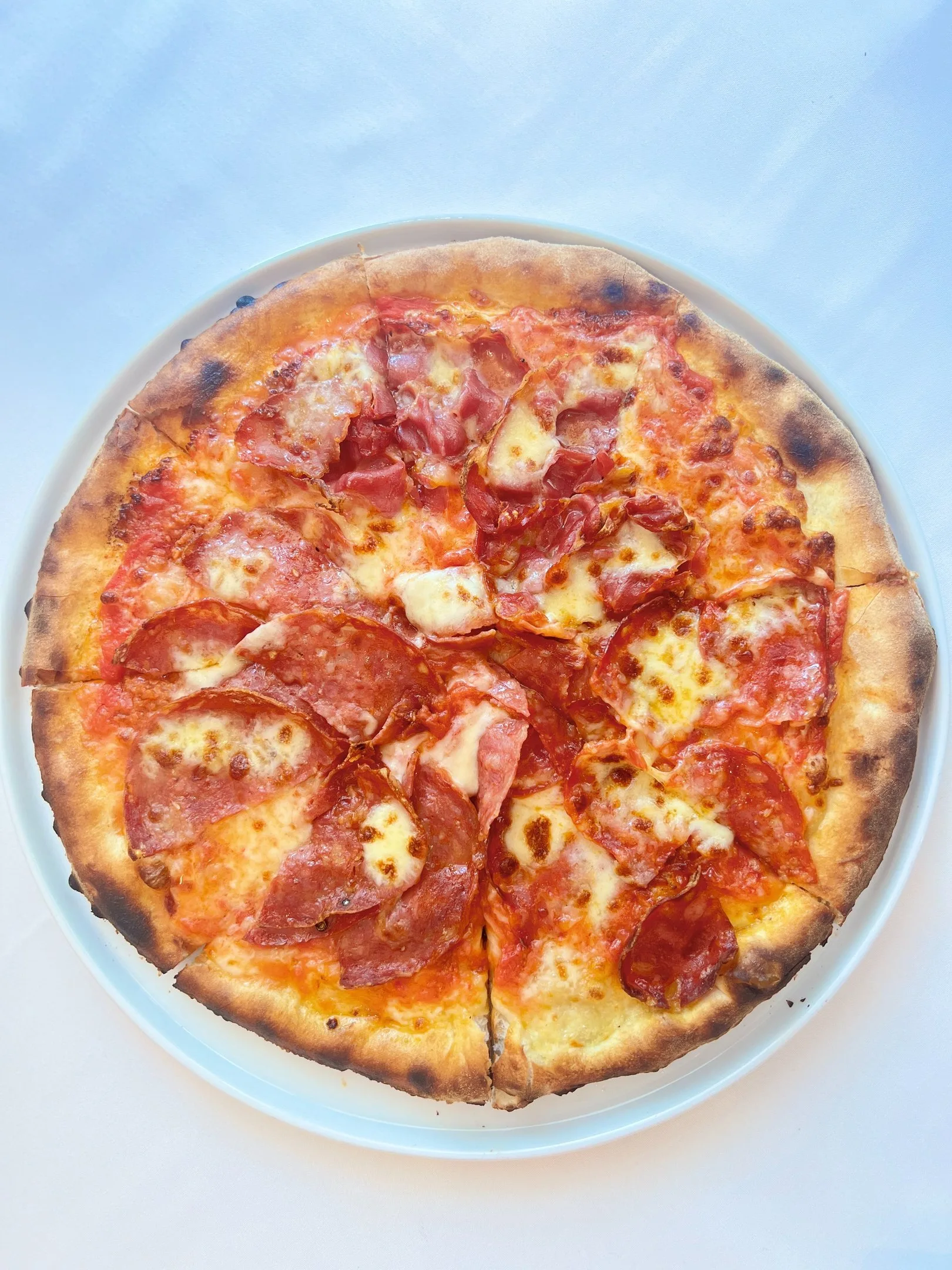 Davanti pizza with cured meats